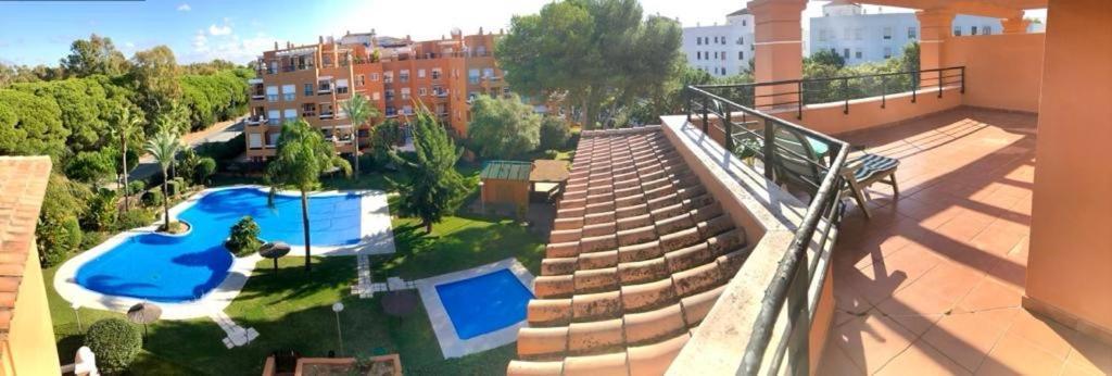 Gatu Premium Atico Sotavento Playa, Parking, Terraza, Piscinas, Wifi Y Aire Acc , " Preferente Mayores De 25 Anos Y Familias " El Puerto de Santa María Buitenkant foto
