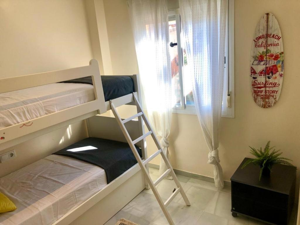 Gatu Premium Atico Sotavento Playa, Parking, Terraza, Piscinas, Wifi Y Aire Acc , " Preferente Mayores De 25 Anos Y Familias " El Puerto de Santa María Buitenkant foto